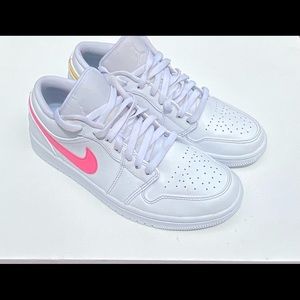 Nike Air Jordan's 1 Low Multicolor Swoosh , Excellent condition